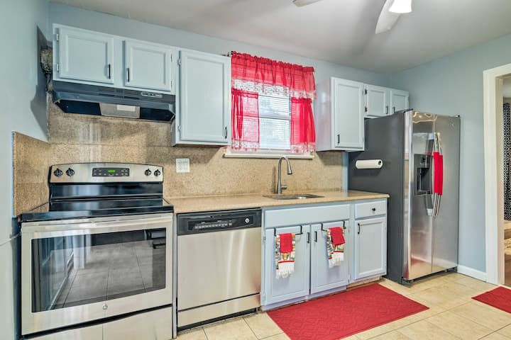 Spacious Fort Washington Home Near National Mall!