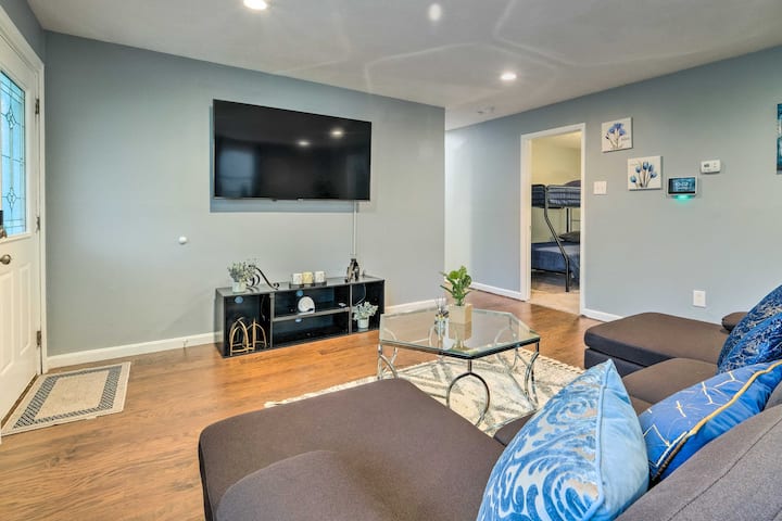 Spacious Fort Washington Home Near National Mall!