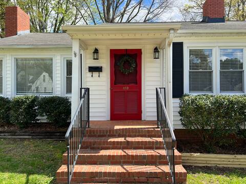 Pet Friendly|Fenced In|DT Clayton|Walkable