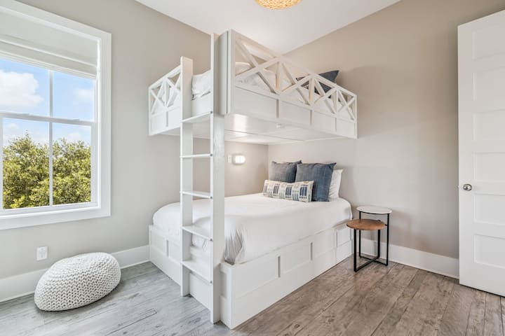 3F Queen Bunk Bedroom