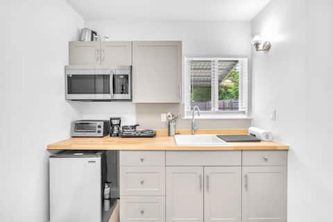 Blue Wave Bungalow - 1/1 - Stylish