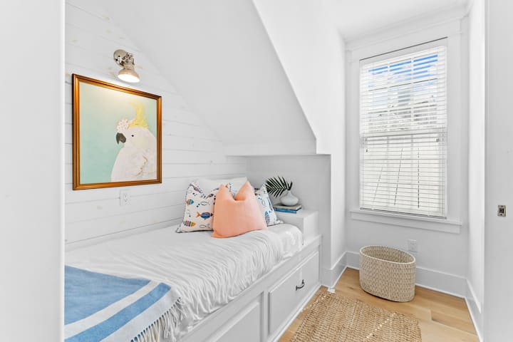 Vendndodhje e përshtatshme - Kënd dyshe me derë të hapur