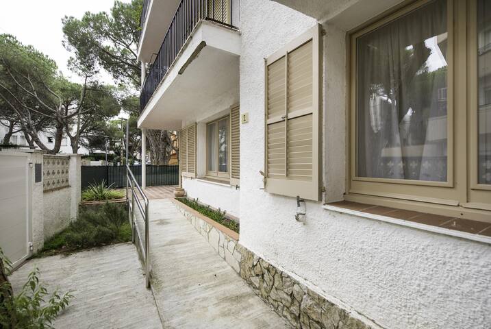 Centrally located apartment in Platja d’Aro gallery image 2