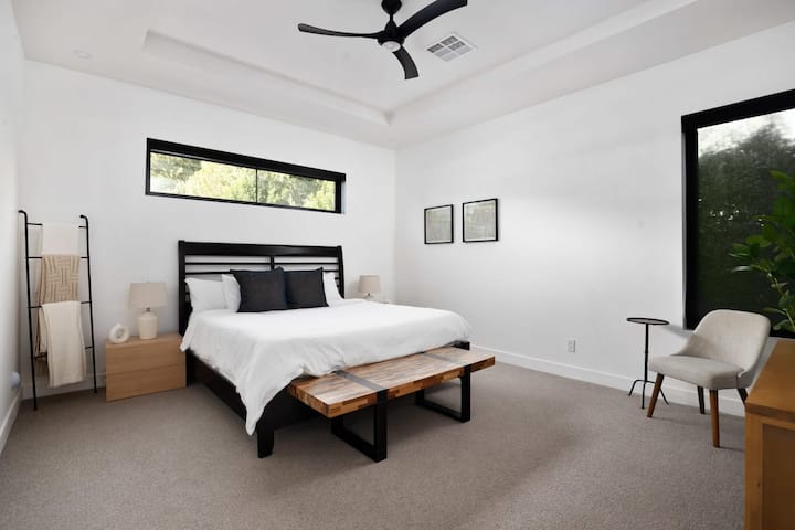 Dormitorio 4, cama tamaño queen, baño privado 4