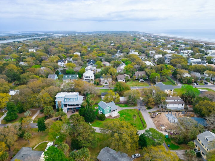 Family Beach Home! Close Walk To Beach & Rec Cntr! - Isle of Palms, SC