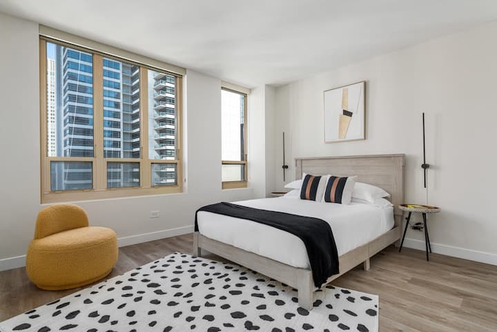 Vysokokvalitná posteľná biel