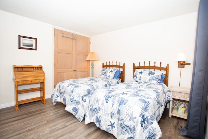 Habitación 3 con dos camas individuales.