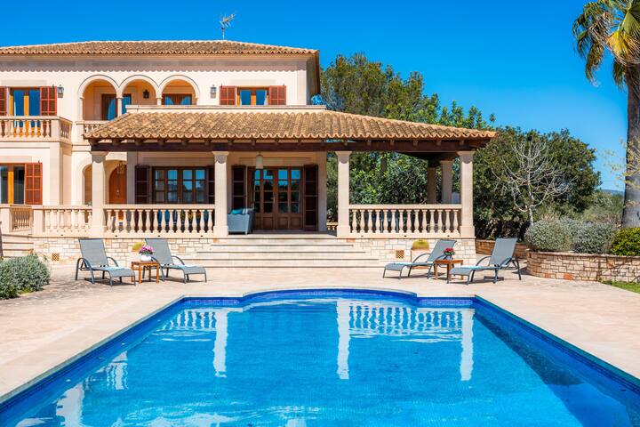 Villa Copinya Blanca gallery image 3