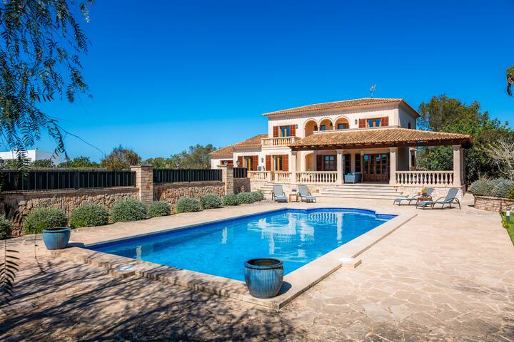 Villa Copinya Blanca gallery image 2