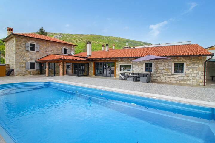ID Riva Tours managed Airbnb listing 2