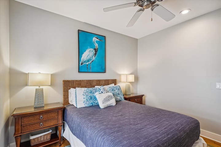 Гостинска спална соба на 1 кат - брачен кревет (широк 150-179 см)