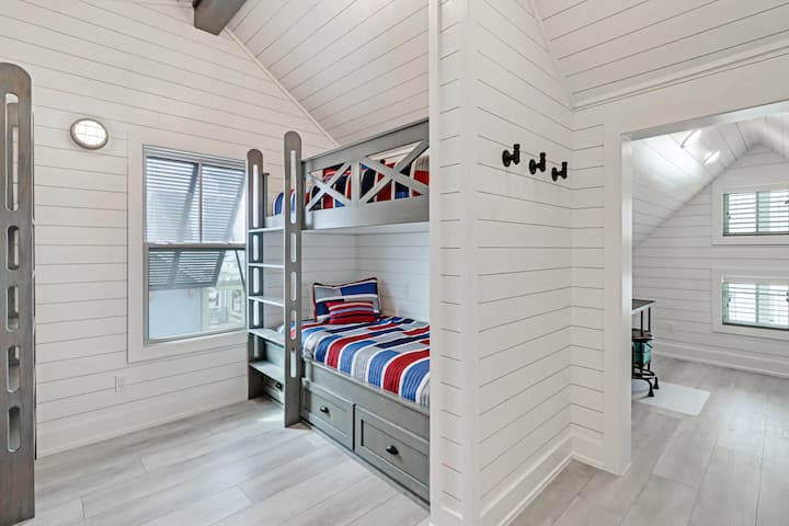 Kreveti za dvije osobe, 3. kat. 