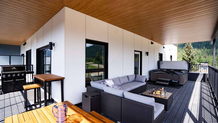 Revelstoke Vacation Rentals managed Airbnb listing 3