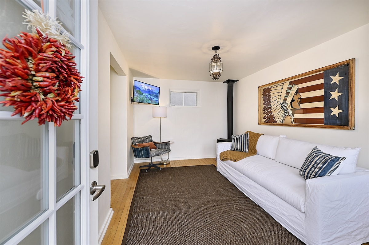 พื้นที่นั่งเล่น