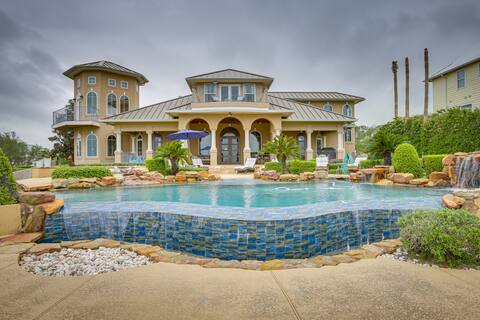 Stunning Galveston Bay Villa: Infinity Pool & Dock