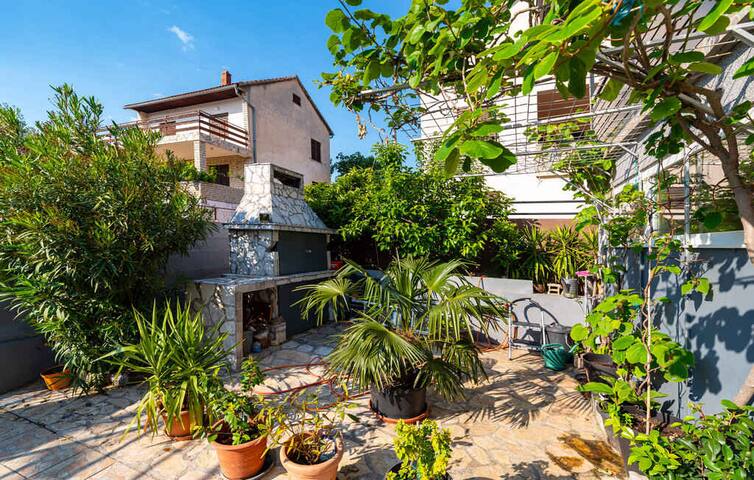 ⁨Drazenka - Holidayhome.Net (019)⁩ managed Airbnb listing 3