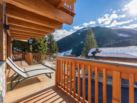 Exclusive chalet with wellness on the slopes