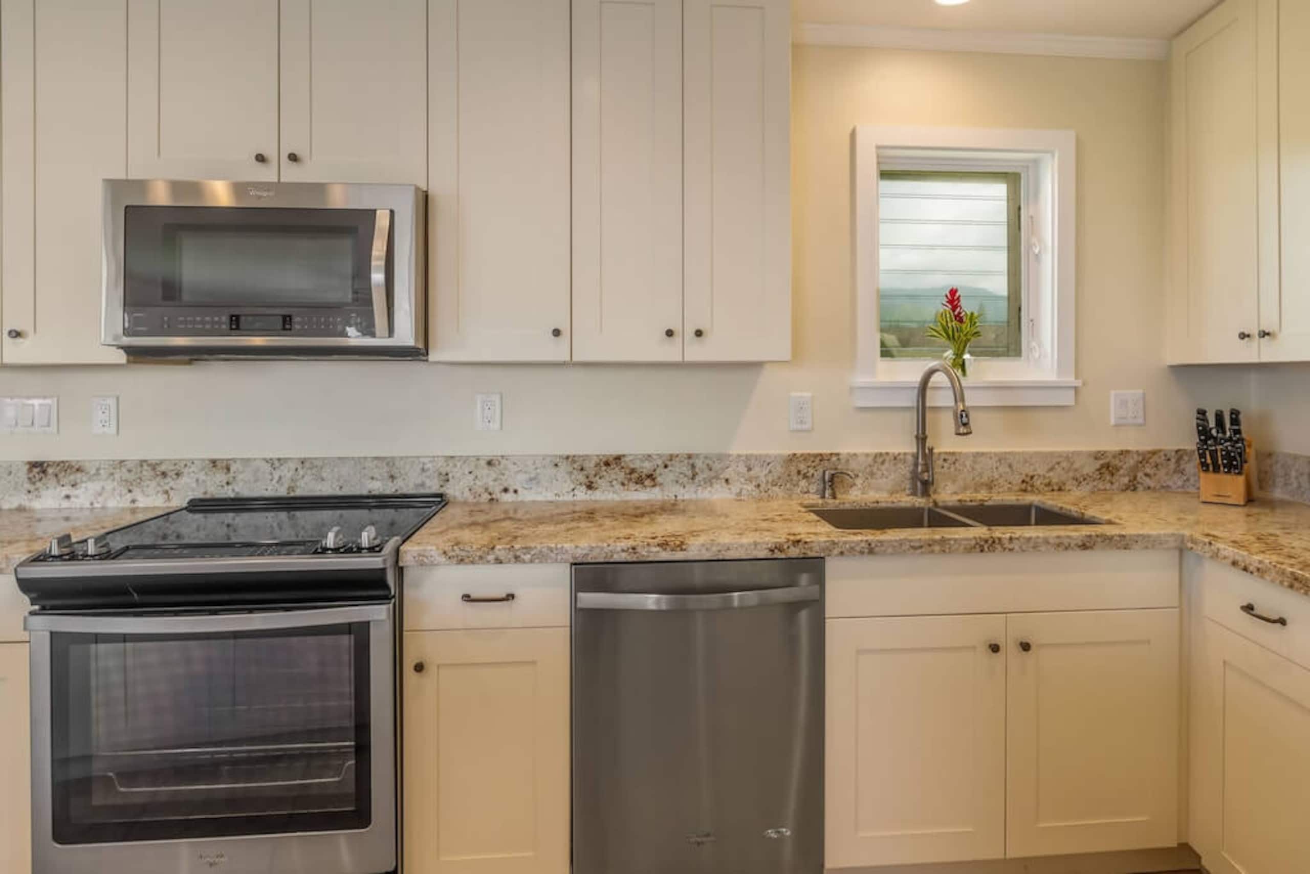 Condo in Princeville · ★4.94 · 2 bedrooms · 2 beds · 2 baths - Image 32