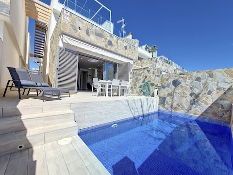 Villa with pool, close to the beach