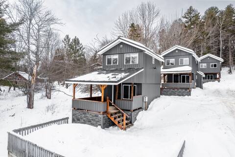 Lawrence's Lakeside Cabins | 'Rebecca' Lakefront