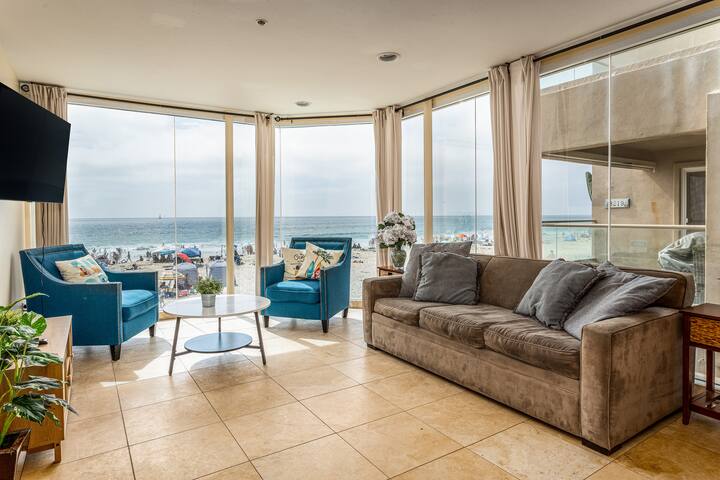Good Vibrations | Oceanfront Condo on the Beach gallery image 2