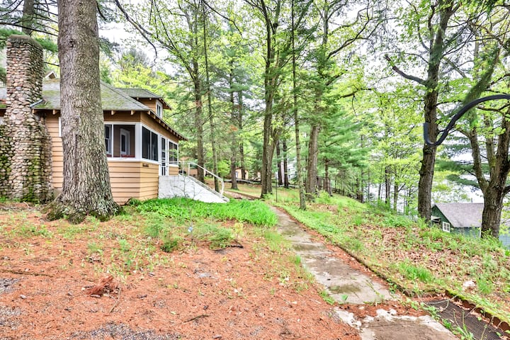 Lakefront Cottage On The Chain! Fire Pit And Dock! - Minocqua, WI