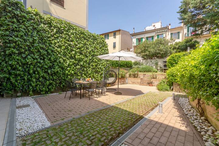 Green oasis: design house with beautiful garden