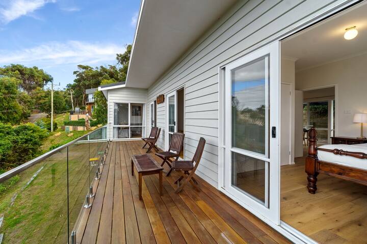 Attunga – Renovated beach house on Morley Avenue gallery image 5