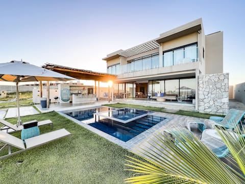 Sea View House, Pool with Hydro, and Cook