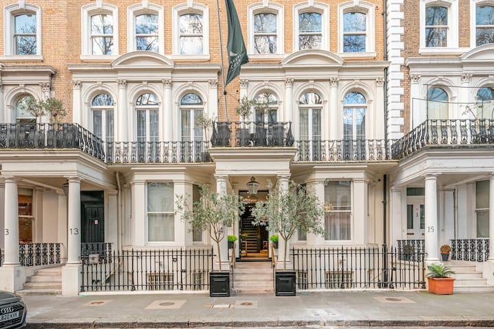 Knightsbridge Luxury 3 Bedroom Penthouse – Balcony
