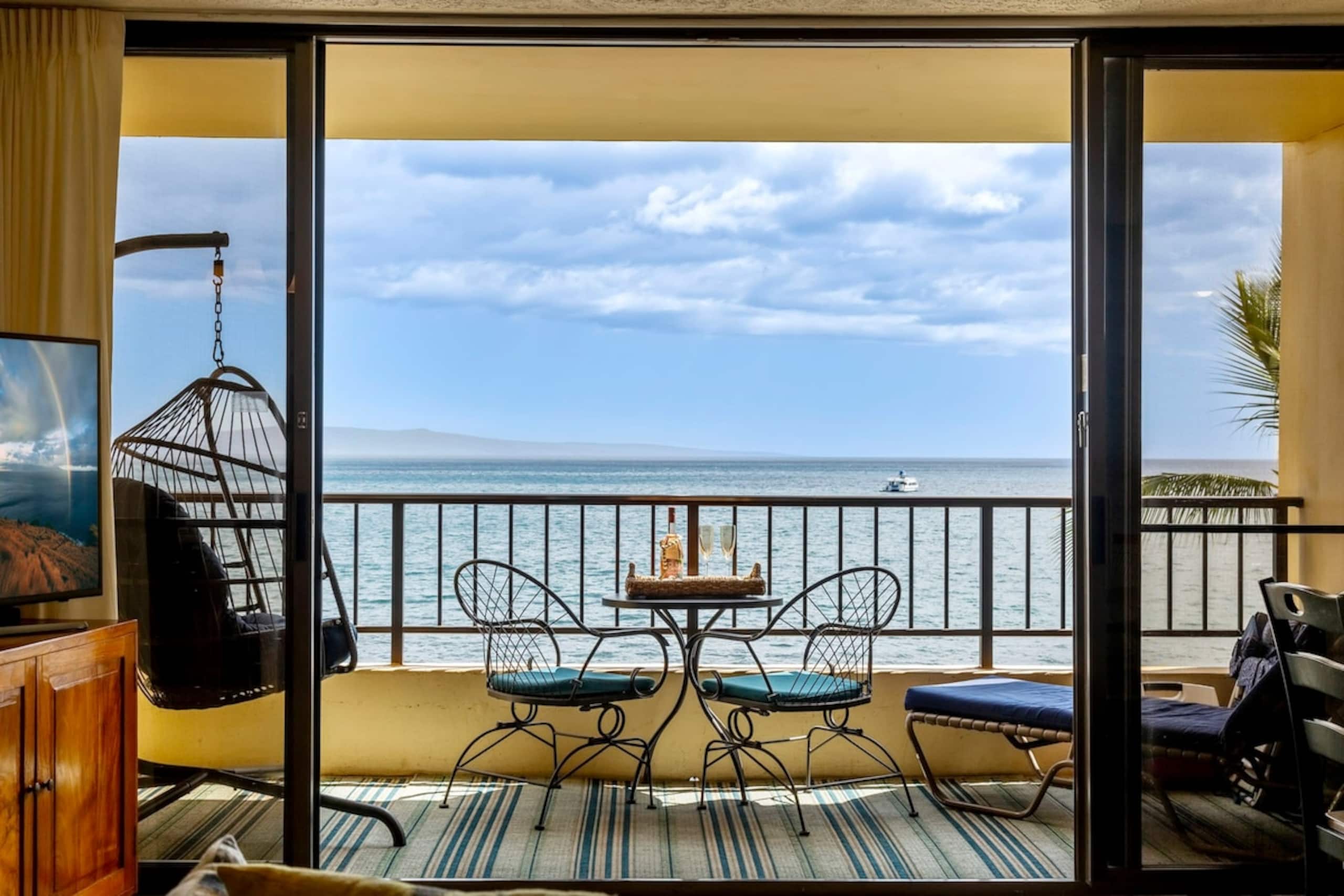Condo in Kihei · ★4.93 · 1 bedroom · 2 beds · 1 private bath - Image 9
