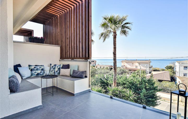 Stunning apartment in Trappeto with WiFi