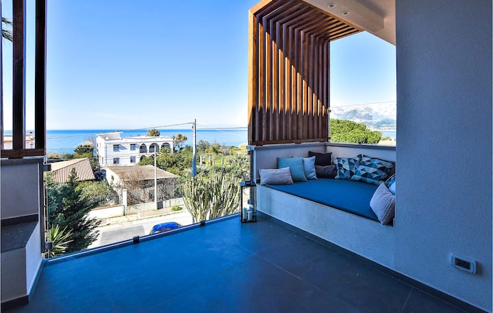 2 bedroom amazing apartment in Trappeto