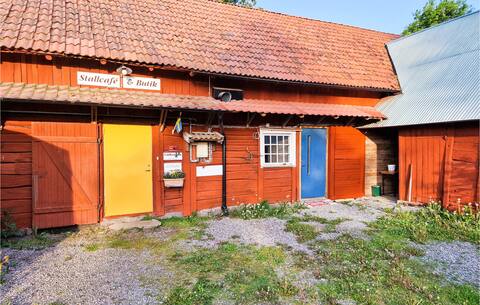 Cozy apartment in Vedum with WiFi