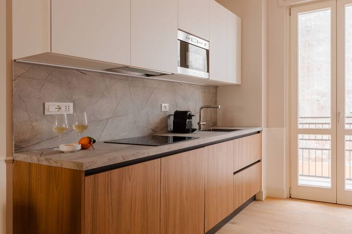 Sonder Antinoo | Two-Bedroom Apartment w/ Balcony gallery image 4