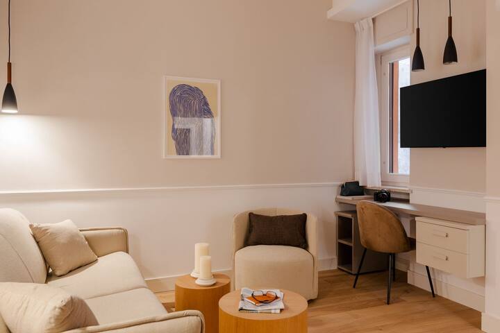 Sonder Antinoo | Two-Bedroom Apartment w/ Balcony gallery image 5