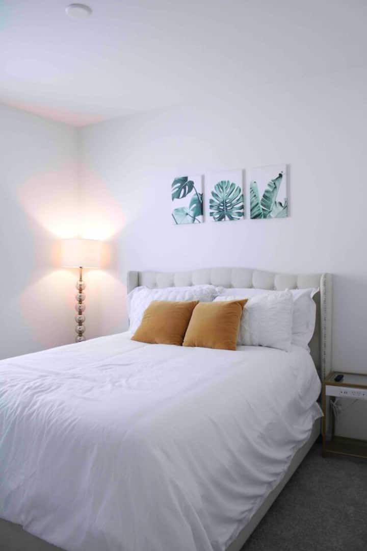 Სასტუმრო საძინებელი #1 საწოლით