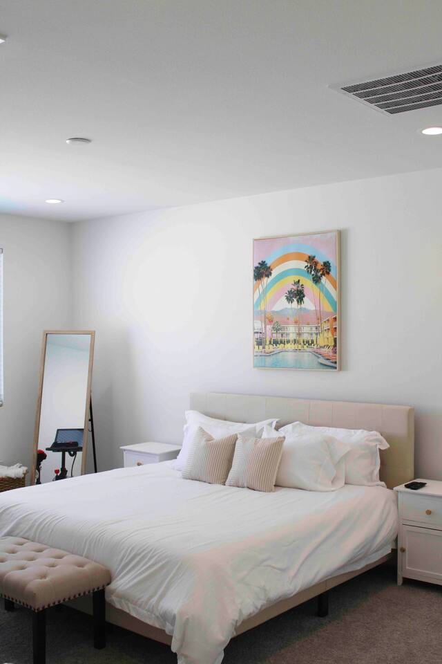 ¡Dormitorio principal con una cama tamaño king!