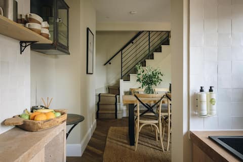 Successful Airbnb property: Plough House - 50% Off Breakfast in the Pub in Harborne