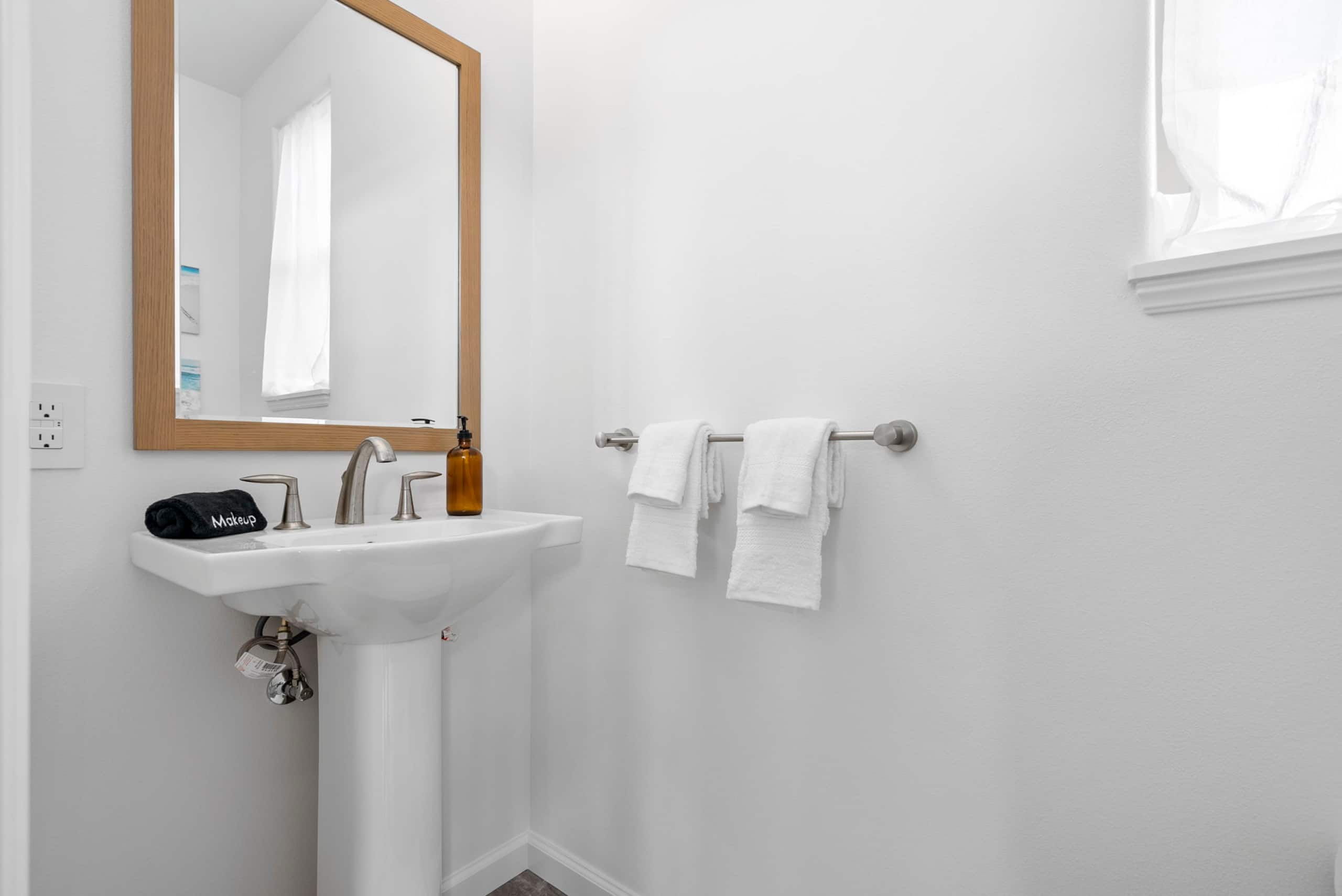 Home in Waianae · ★4.93 · 3 bedrooms · 5 beds · 2.5 private baths - Image 29