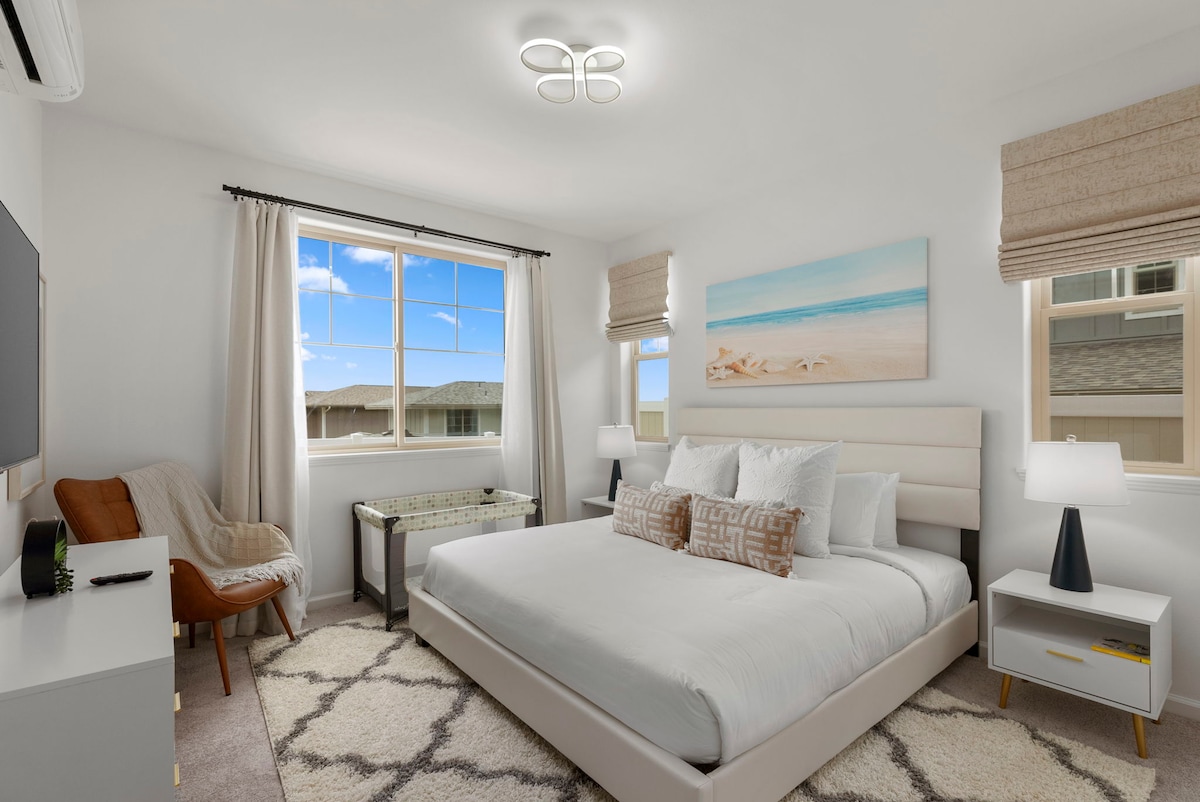 Tres cómodas habitaciones con un diseño luminoso y espacioso.