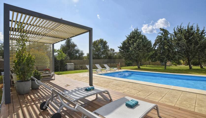 Caleu gallery image 2