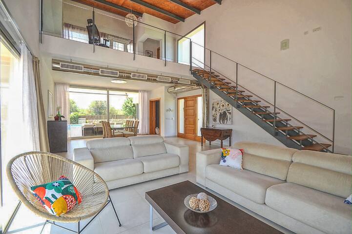 Caleu gallery image 5