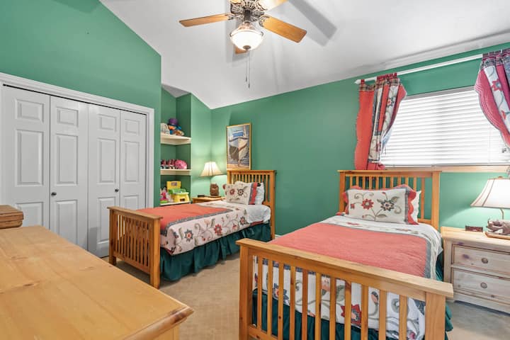 Park West Village 1700: terceiro quarto com duas camas de solteiro