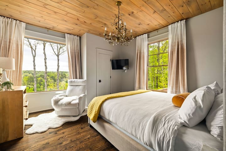 Pangunahing palapag ng “View Point” na may KING AT EN SUITE