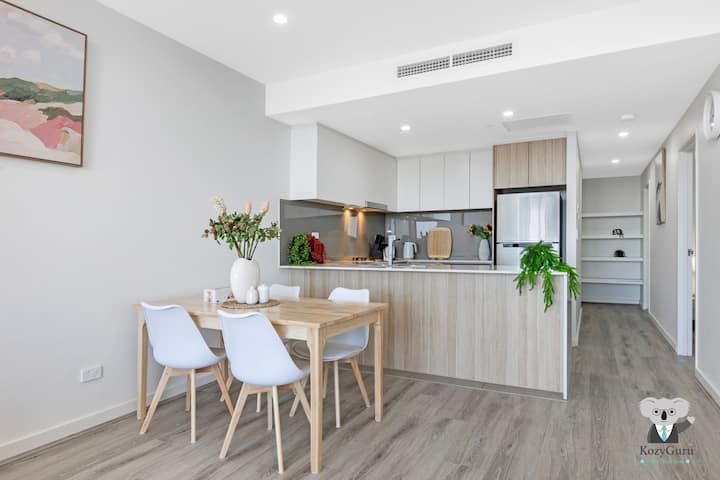 Parramatta 2 Bed Apt with Parking