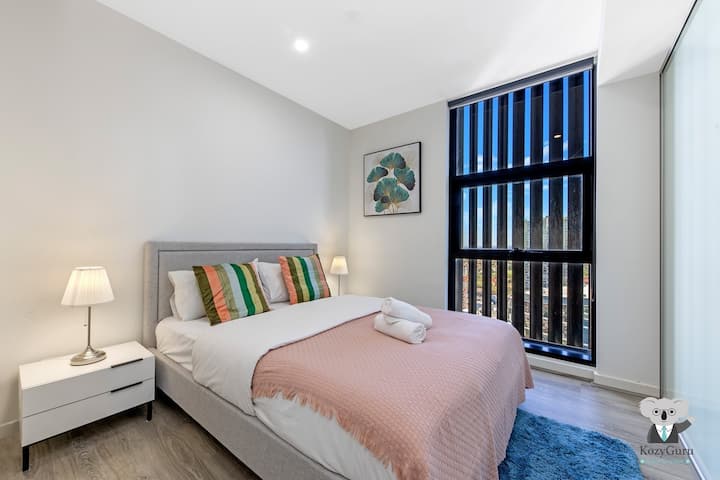 Parramatta 2 Bed Apt with Parking