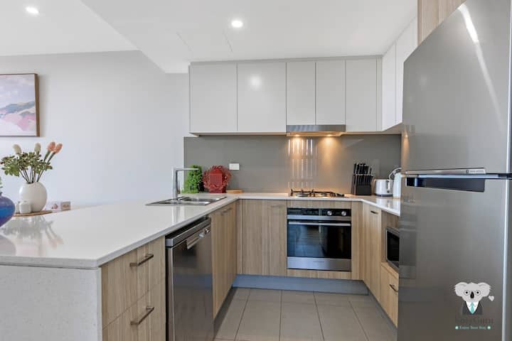 Parramatta 2 Bed Apt with Parking