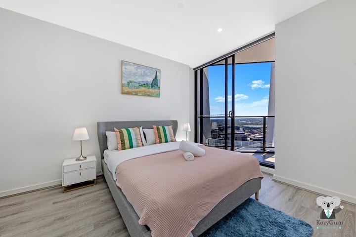 Parramatta 2 Bed Apt with Parking