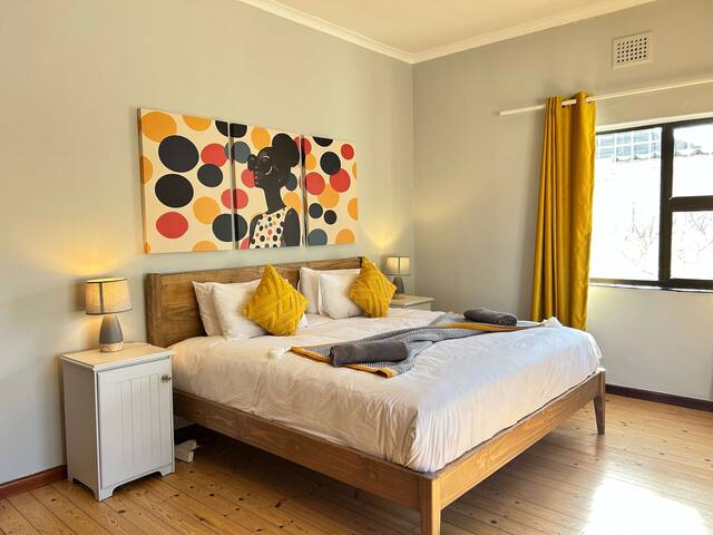 Fuss-Free Family home | Pool & Fireplace